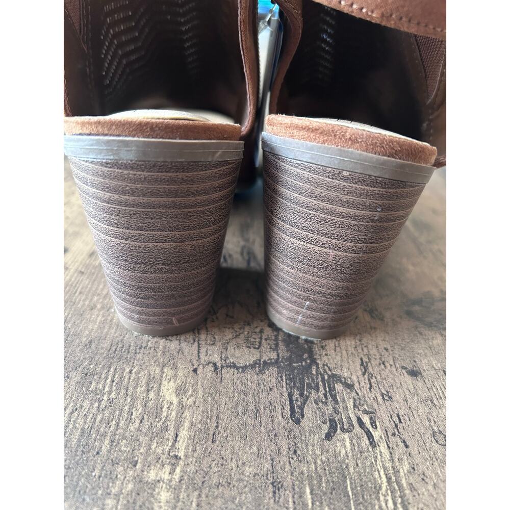 NWT Women’s 8.5 Wide Memory Foam Chunky Boho Chic Block Heel Bootie in Chesnut - Picture 6 of 6